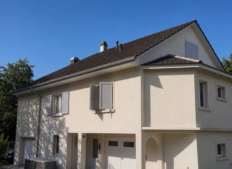 Maison individuelle avec jardin et terrasse entièrement rénovées proche d&rsquo;Yverdon