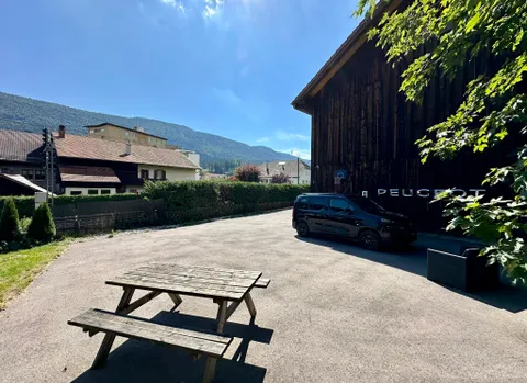 Maison de caractère avec rural et verger au c?ur du village