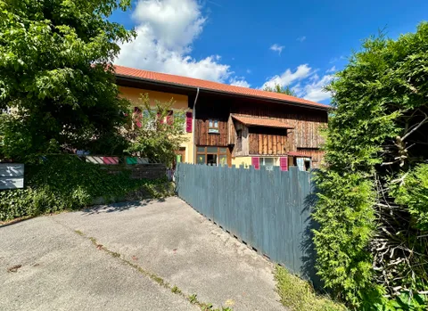 Maison de caractère avec rural et verger au c?ur du village