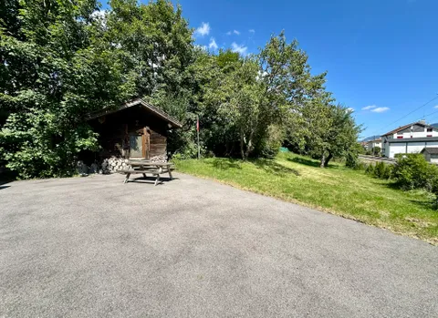 Maison de caractère avec rural et verger au c?ur du village