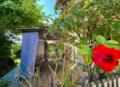 Maison de caractère avec rural et verger au c?ur du village