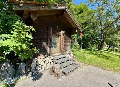 Maison de caractère avec rural et verger au c?ur du village