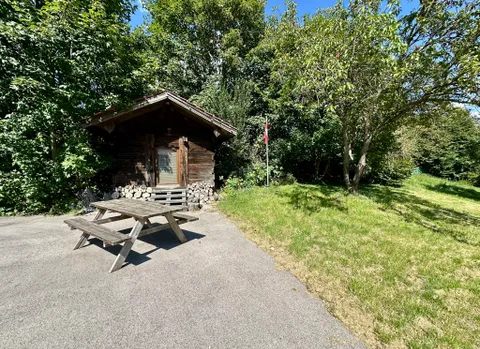 Maison de caractère avec rural et verger au c?ur du village
