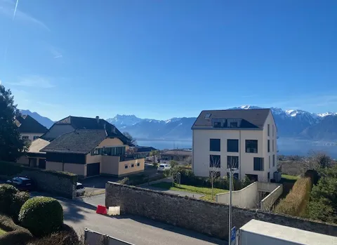 2,5 Pièces haut stanting avec vue sur lac