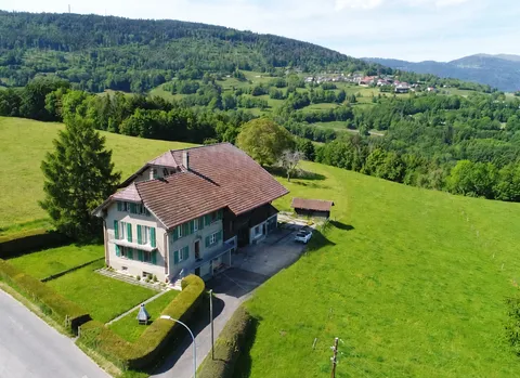 Coup de cœur assuré — Maison familiale lumineuse avec corps de ferme, grand terrain & multiples possibilités
