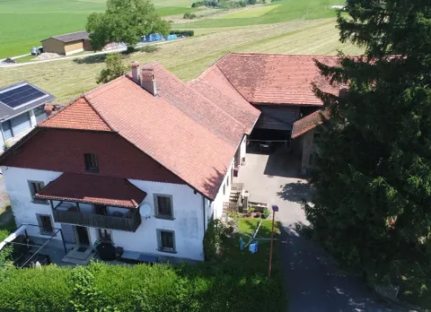 Immeuble de 2 appartements avec possibilité pour un troisième lot