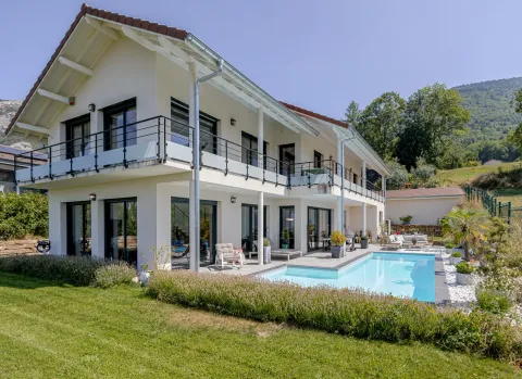 A VENDRE VILLA CONTEMPORAINE EXCEPTIONNELLE AVEC VUE PANORAMIQUE SUR GENÈVE