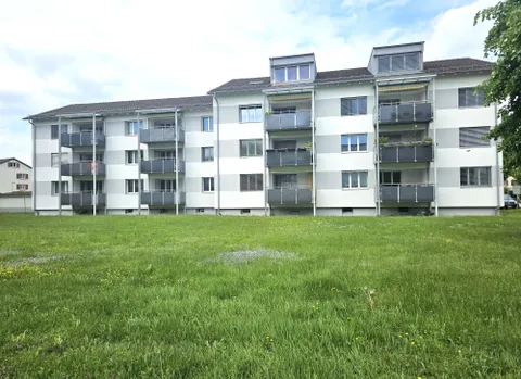 FRISCH RENOVIERT AN GUTER LAGE
