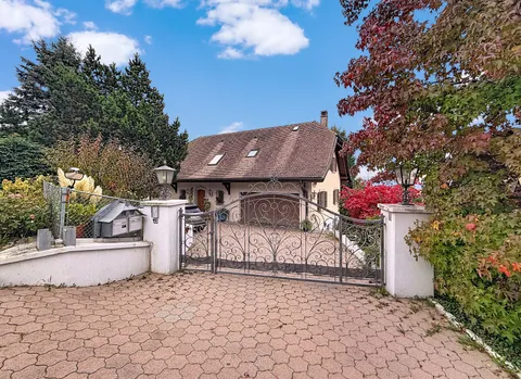 Maison d’exception – Autonome, rentable et rénovée avec raffinement à 20 min d&rsquo;Epalings