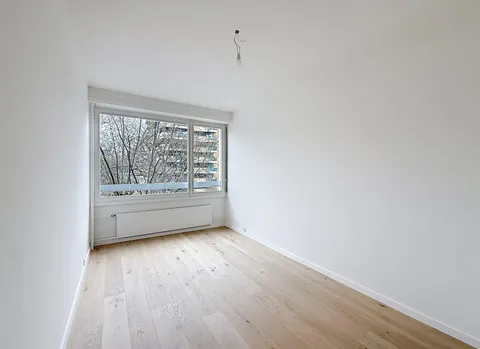 Champel / Parc Bertrand – Appartement 5 pièces en excellent état avec balcon et parking intérieur