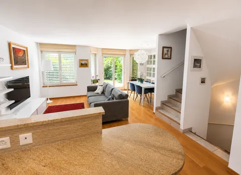 Maison familiale meublée avec jardin privatif à Carouge