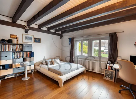 Ensemble villageois de charme avec revenu accessoire et jardin confidentiel