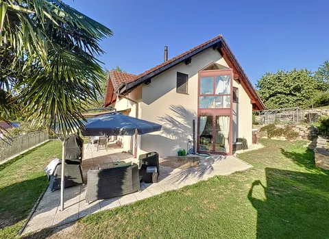 Maison individuelle d’exception – Autonomie énergétique, volumes généreux et cadre idyllique