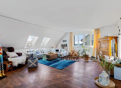 GROSSZÜGIGE 6.5 ZIMMERWOHNUNG MIT FERNSICHT