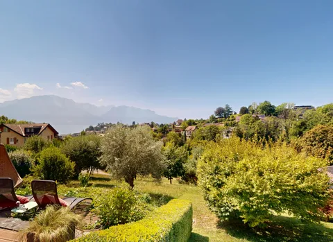 Maison de 5,5 pièces avec vue dégagée sur le lac et les montagnes