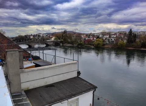 3,5 Zimmer-Altstadtwohnung direkt am Rhein