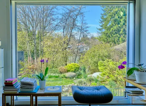 Tres Belle Town House contemporaine avec un merveilleux jardin japonais