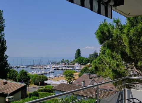 Sublime Attique vue sur le port de Pully