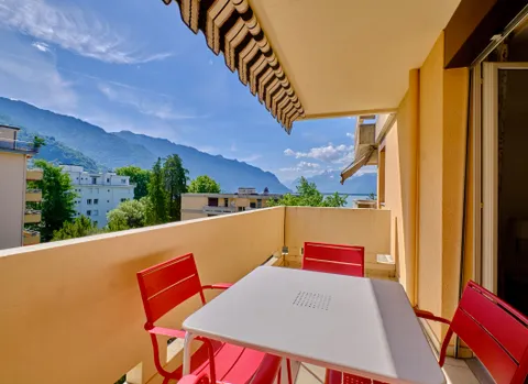 Spacieux Meublé balcon vue lac