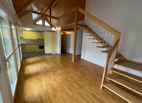 Moderne 4.5-Zimmer-Maisonette-Wohnung in idyllischer Lage