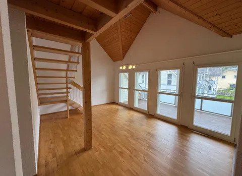 Moderne 4.5-Zimmer-Maisonette-Wohnung in idyllischer Lage