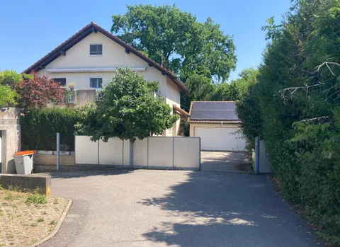 Villa individuelle familiale d’exception – 240 m² –  Signy (VD)