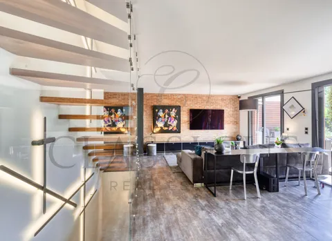 Aux portes de Carouge – Maison contemporaine avec rooftop jacuzzi et jardin paysager