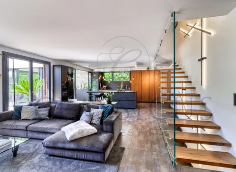Aux portes de Carouge – Maison contemporaine avec rooftop jacuzzi et jardin paysager