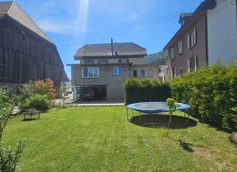 Authentique maison villageoise, Charme et volumes à Boveresse