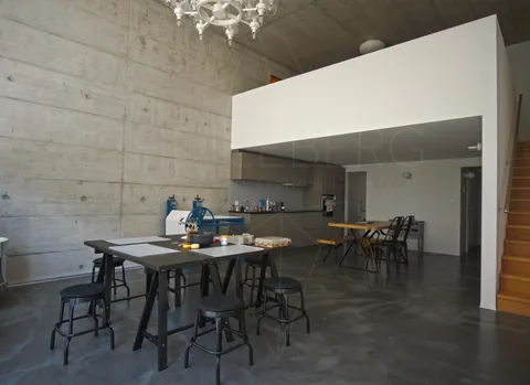 En exclusivité, à deux pas du Lac, loft en duplex dans la cité Suchard