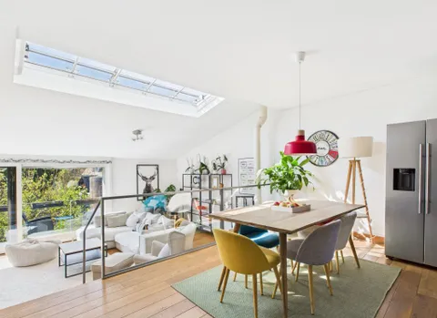 Exclusive 6-Zimmer-Wohnung mit Balkon in Arisdorf