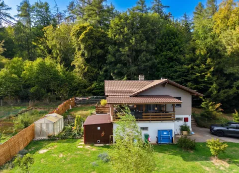 Un petit coin de paradis en lisière de forêt – calme, nature et vue imprenable