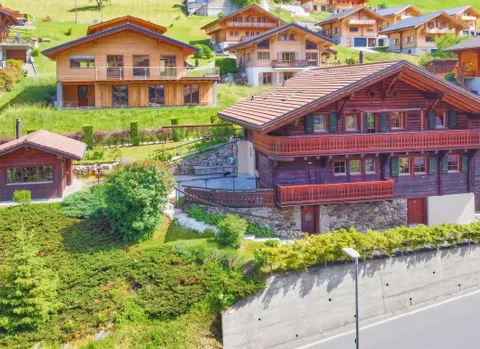 Authentique chalet de 1850 – Charme, espace et tradition
