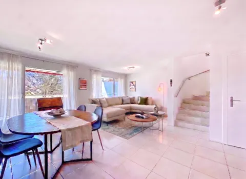 Duplex lumineux de 4,5 pièces, avec balcon plein sud et vue dégagée – belle opportunité à Belfaux