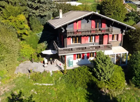 Chalet familial avec vue sur les Dents-du-Midi  Résidence secondaire autorisée – Vente aux étrangers possible