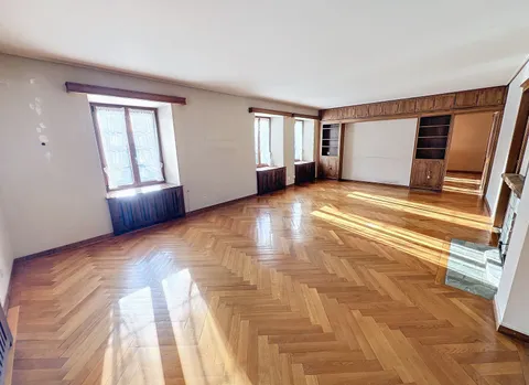 Au cœur de Ste-Croix, appartements de 4.5 pces idéalement situé.