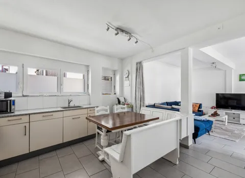 Gemütliche 2.5 Zimmer Wohnung mit herrlichem Ausblick in Gersau