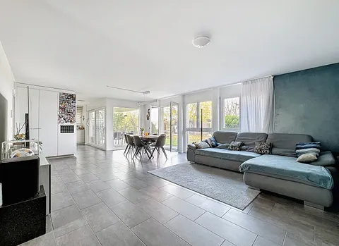 Espace, lumière et sérénité – magnifique 4.5 pièces au rez avec grand jardin