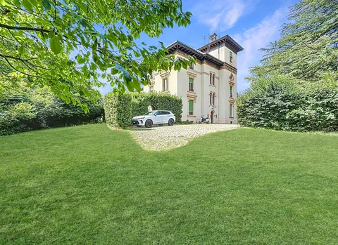 Rare, maison de maître d’exception – 3 appartements de prestige avec terrasse panoramique et parc arboré