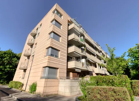 Superbe attique de 5 pièces au Grand-Saconnex