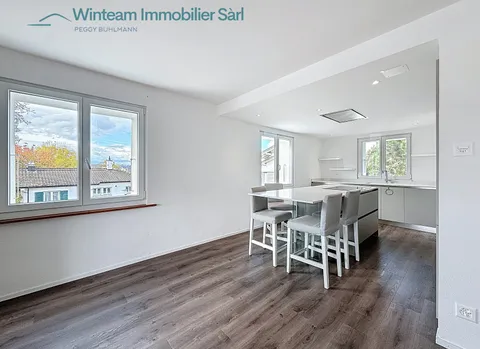 En vente: Appartement 3,5 p rénové au charme unique, véranda et jardin exclusif – à Givisiez