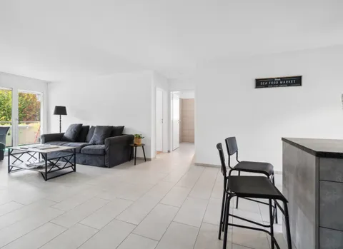 Neuwertig und modern, direkt am Bach