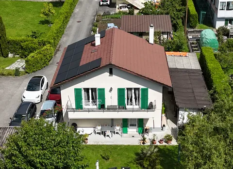 Maison individuelle divisée en deux appartements de 3.5 pièces