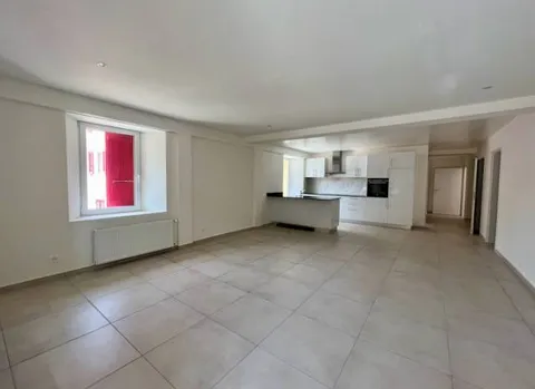 Appartement B – 2,5 pièces, avec balcon – Cadre agréable à Couvet
