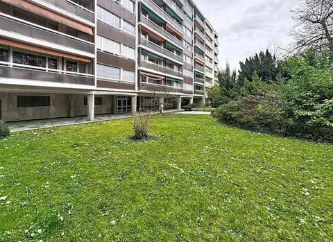 Champel / Parc Bertrand – Appartement 5 pièces en excellent état avec balcon et parking intérieur