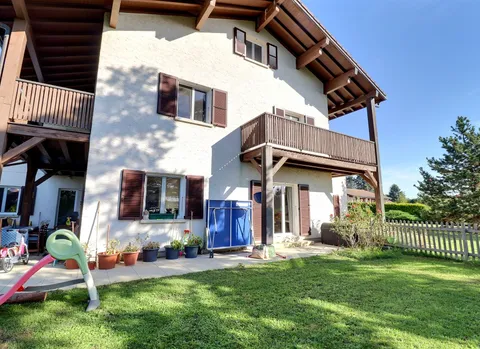 Maison familiale spacieuse à vendre à Genolier – Vue lac et grand terrain