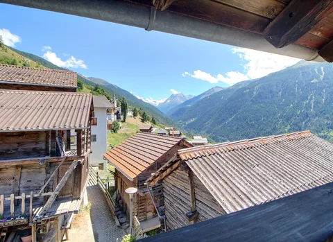 Charmant appartement de 2,5 pièces à Saint-Martin (VS) – Vue imprenable sur les Alpes