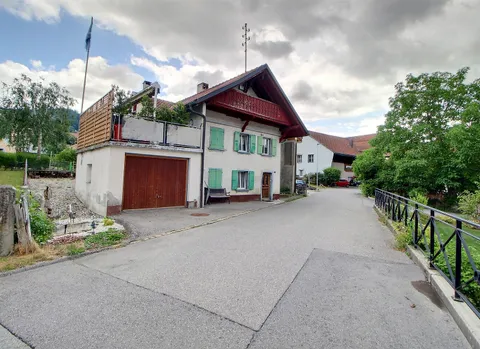 Maison familiale avec jardin à Semsales – calme, espace et potentiel