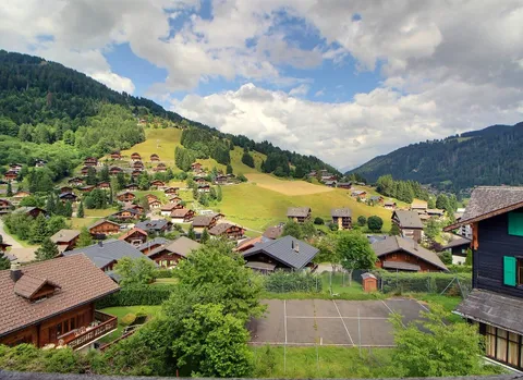 MAGNIFIQUE APPARTEMENT DE 4.5 PIÈCES AU COEUR DU VILLAGE DE MORGINS