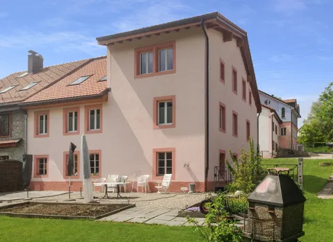 Immeuble de 3 appartements proche de la Gare, des commerces et des écoles. Sans nuisances